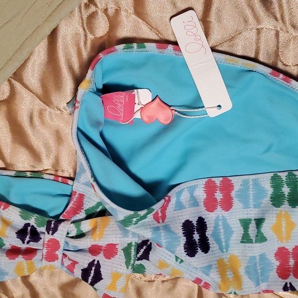 NWT Printed Off Shoulder Swim Top - Picture 3 of 5